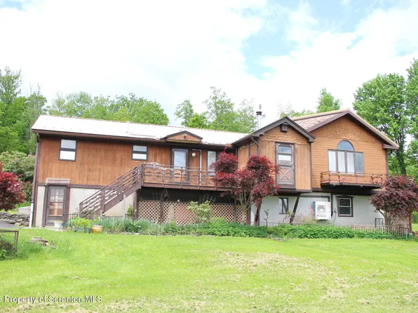 215 Linaberry Rd, Montrose, PA 18801