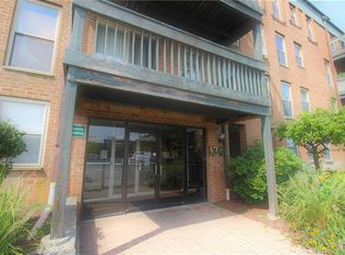 136 Kane St APT A4, West Hartford, CT 06119
