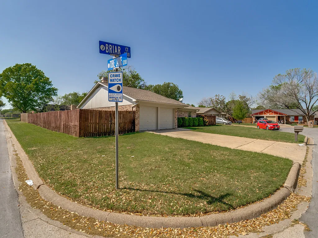 Building Photo - 1108 Briar Ct