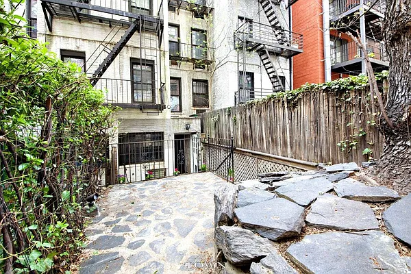 Sold by Town Residential | media 15