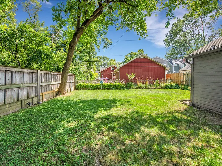 1444 Bennaville Ave — Photo 25