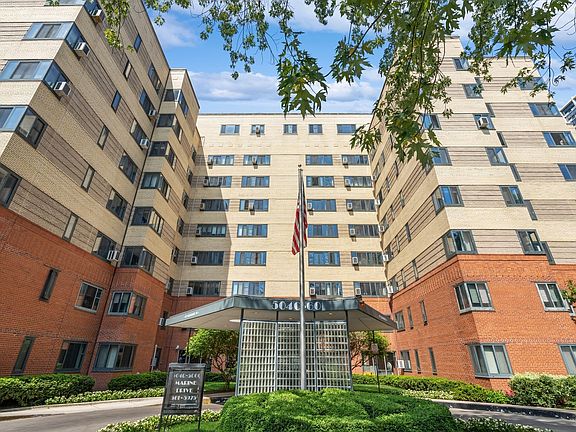2nd image of 5056 N Marine Dr APT B8