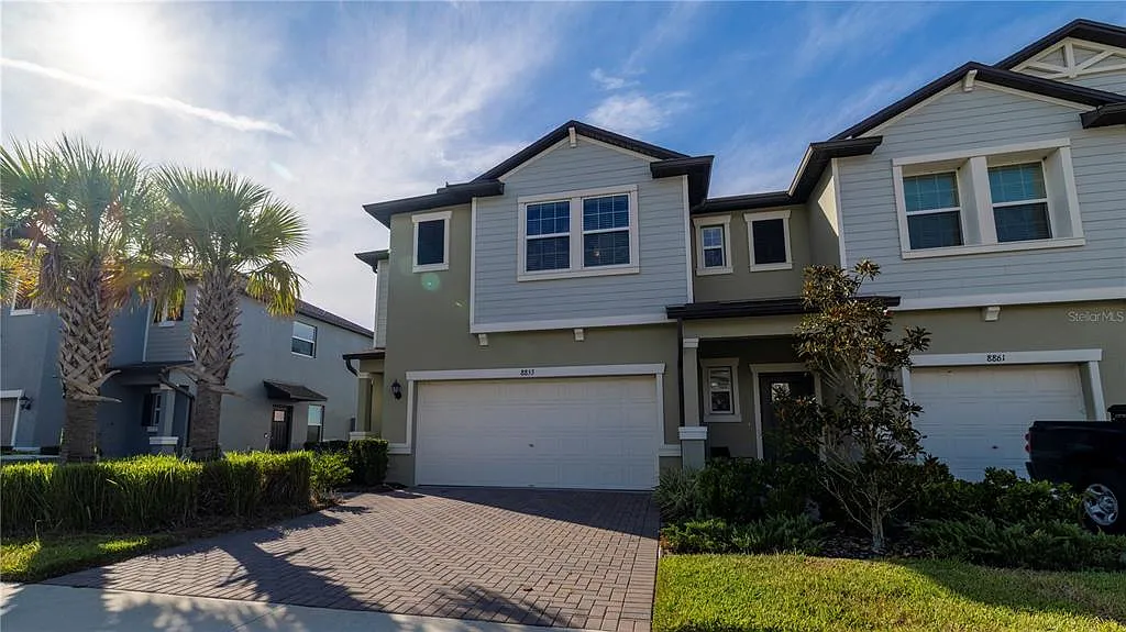 3 bed, 2.5 bath, 1851 sqft, $2,200 — Photo 4