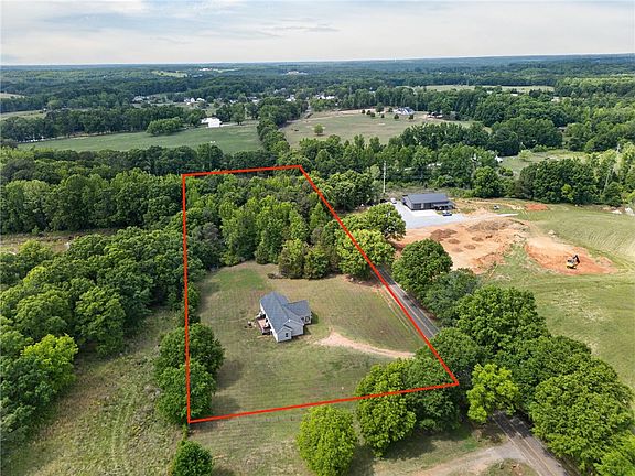 2nd image of 191 Herman Brooks Rd