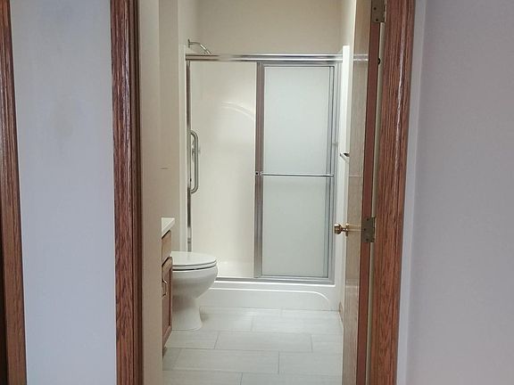 2nd image of 2902 Nottingham Dr