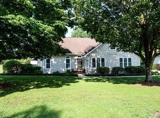 150 Glenclairn Ct, Roswell, GA 30076