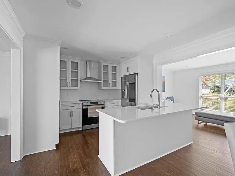1744 Woodcliff Pl — Photo 11