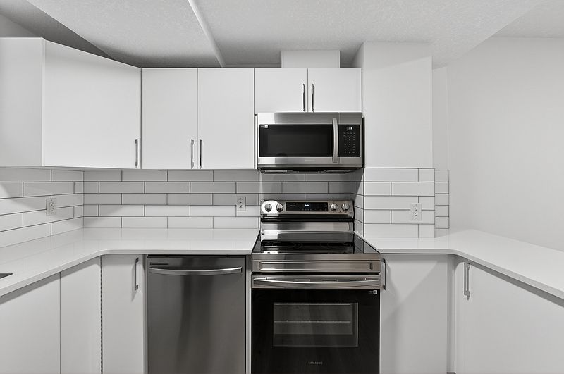 1st image of 28 Renwyck Pl #Basement