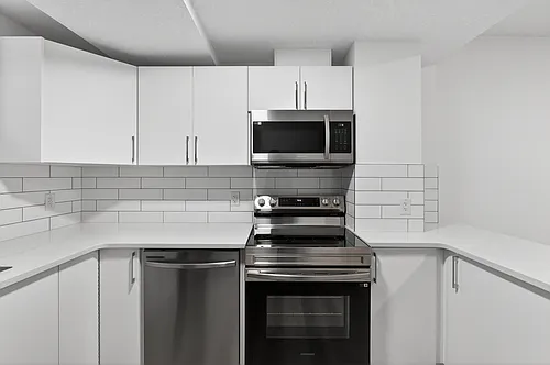 28 Renwyck Pl Photo 1