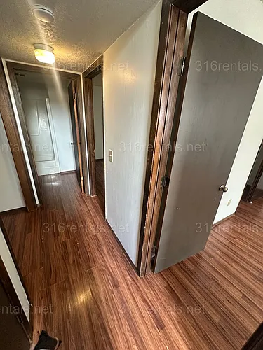 $875 - 2 bed 1.5 bath - Duplex within walking distance from Walmart Photo 1