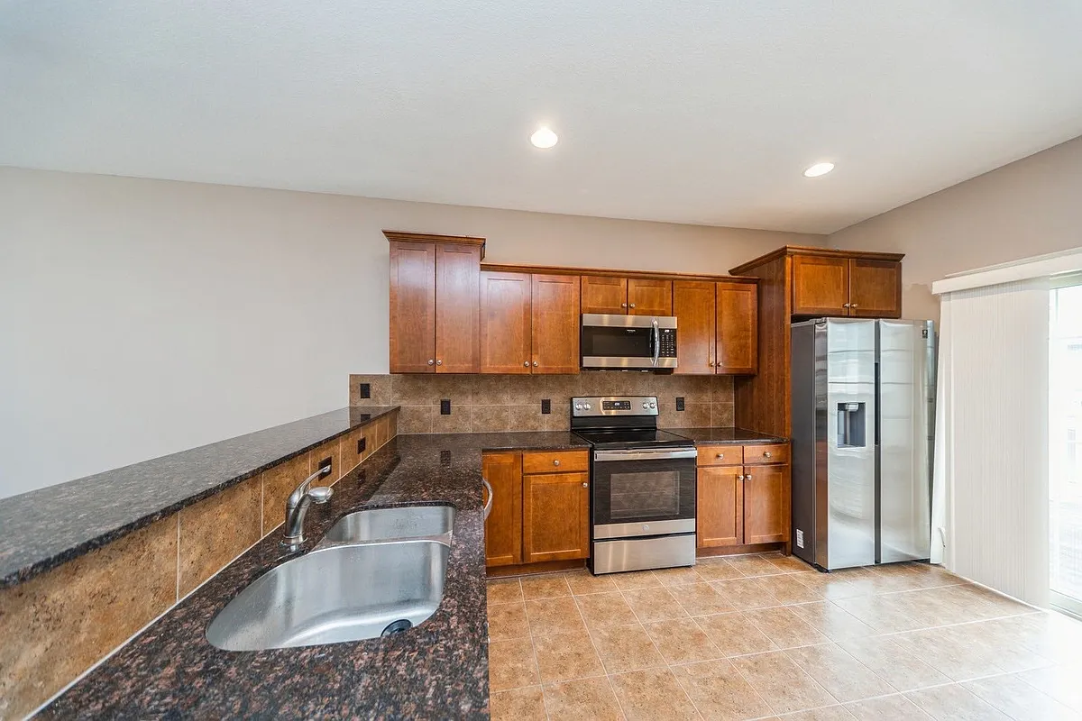 Building Photo - 3600 SE Glenstone Dr #205