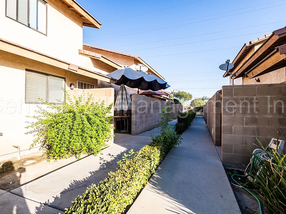 8400 Laborough Dr