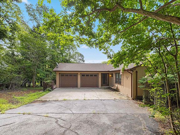 2nd image of 21 Vine Ridge Dr