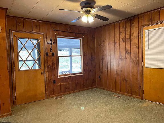 3rd image of 829 Idlewood Dr