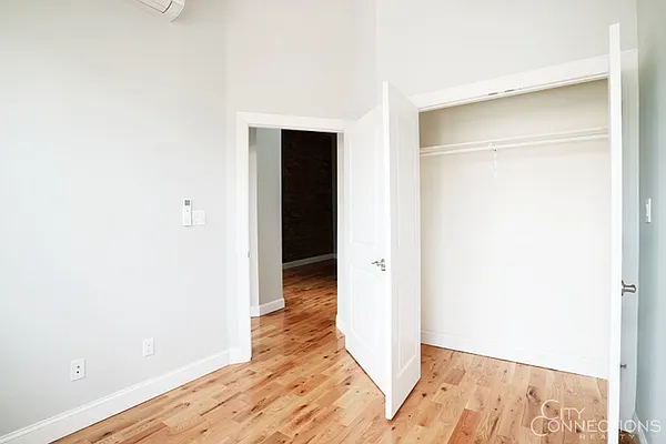 Rented by City Connections Realty | media 15