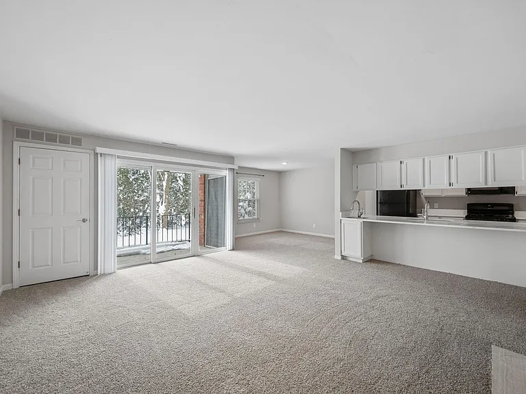 1645 Huntington Park #F — Photo 25