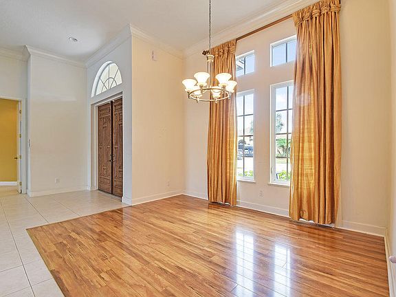 4th image of 877 SW Grand Reserves Blvd
