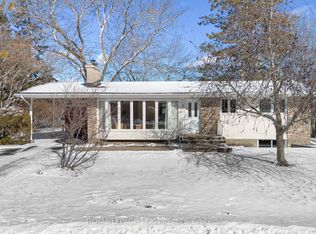 7 Kimberley Rd, Ottawa, ON K2H 6C1