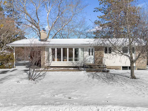 7 Kimberley Rd, Ottawa, ON K2H 6C1