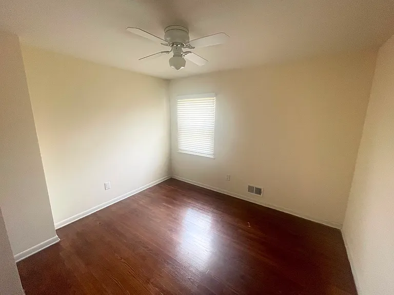 1305 Pleasant Valley Dr — Photo 23