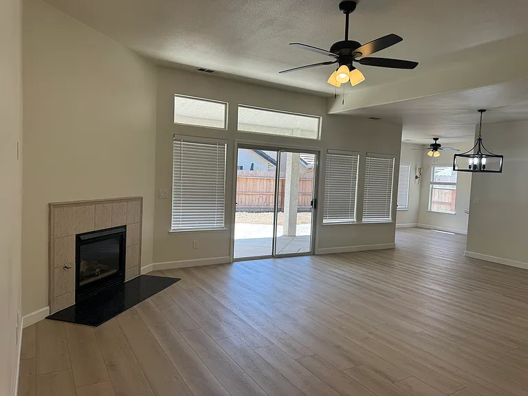 845 E Green Acres Dr — Photo 9