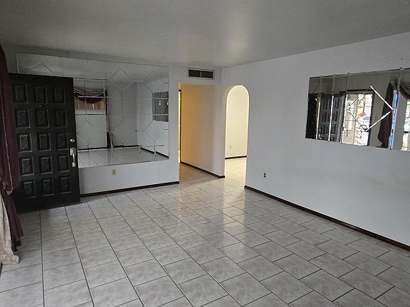 4th image of 1041 Wyatt Dr