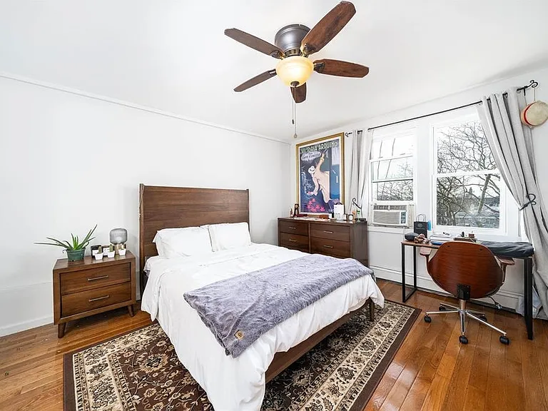 55 Bowers St #3 — Photo 8