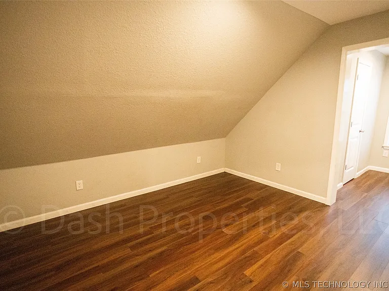 821 S Quaker Ave — Photo 64