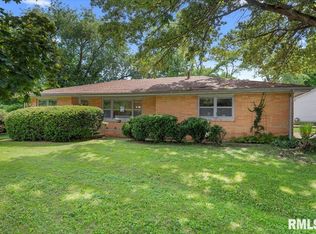 1900 Brentwood Dr, Springfield, IL 62704