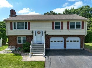 109 Summit St, Newington, CT 06111