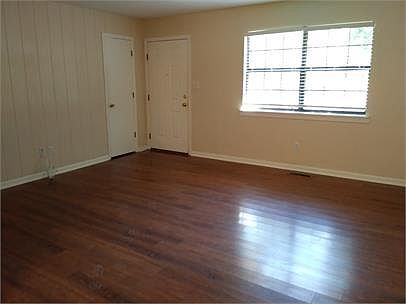 2nd image of 1627 Coombs Dr #1