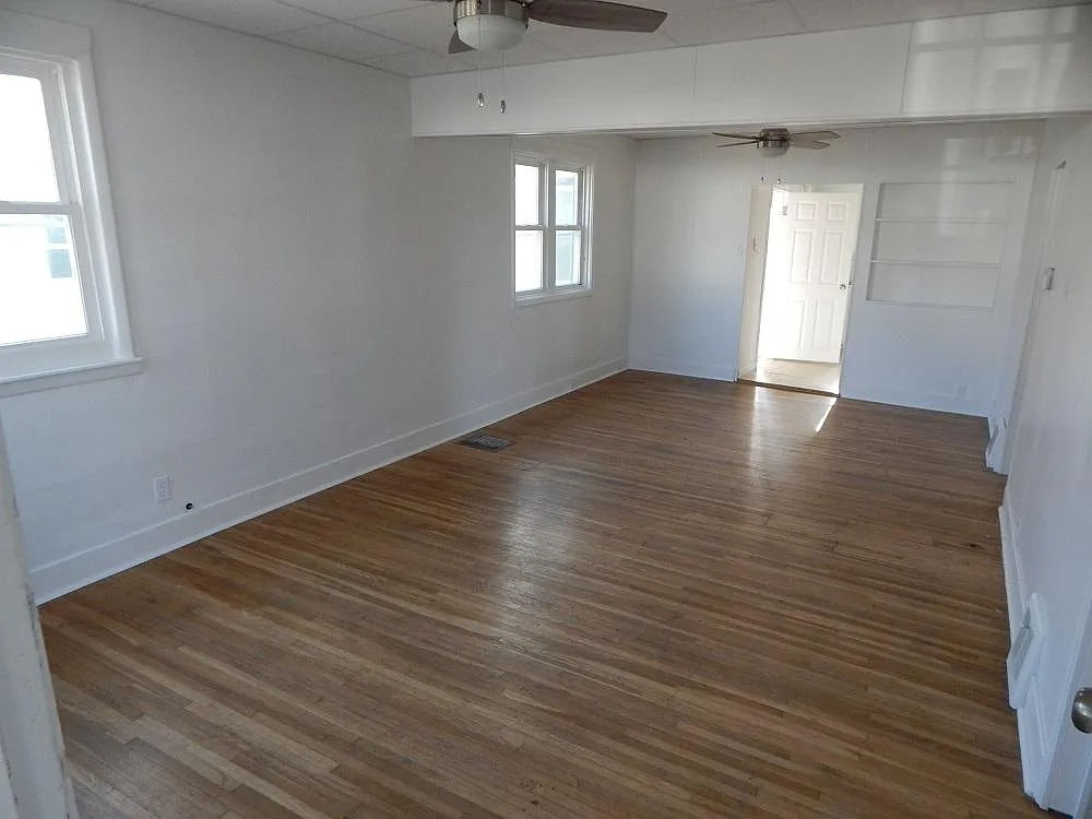 2 bed, 908 sqft, $1,000 — Photo 2