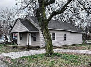 415 Adams St, Neosho, MO 64850
