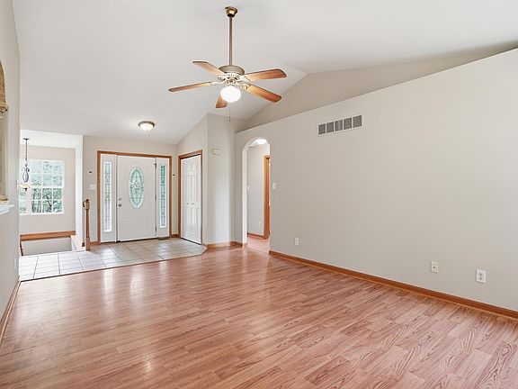 4th image of 5 Browning Ln