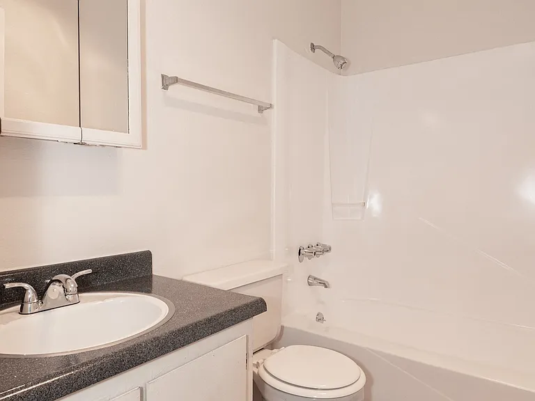 Clipper Ridge Apartments — Photo 13