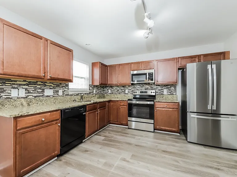 5063 Hogan Point Ct — Photo 8