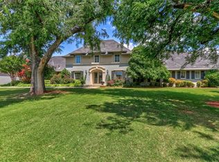 6601 NW Grand Blvd, Nichols Hills, OK 73116