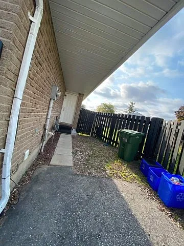 9908 Forest Glade Ct — Photo 13