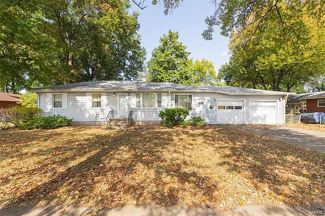 1st image of 2449 Hemlock Ave