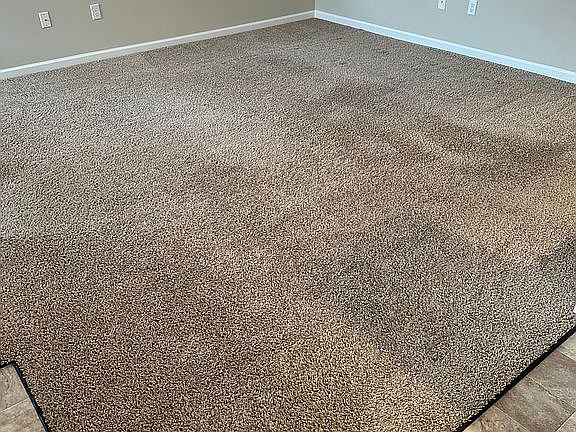 3rd image of 639 Woodside-walk Trl