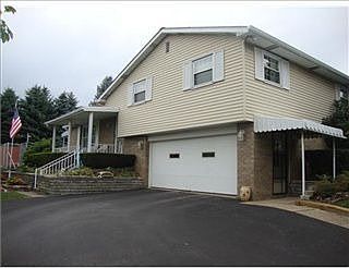 2nd image of 1078 Spruce St