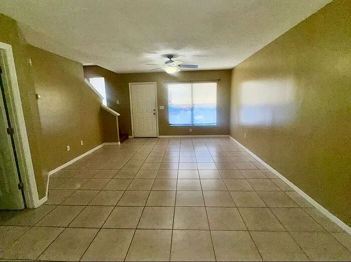 2 bed, 2.5 bath, 1104 sqft, $1,695 — Photo 3