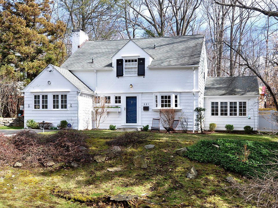 1st image of 221 Judson Ave
