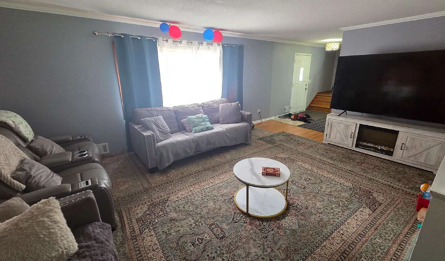 6 bed, 3.0 bath, 2448 sqft, $2,800 — Photo 1