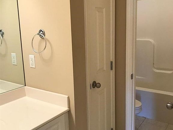 5th image of 407 Waterford Cove Trl