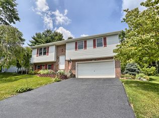 343 Allegheny Dr, York, PA 17402