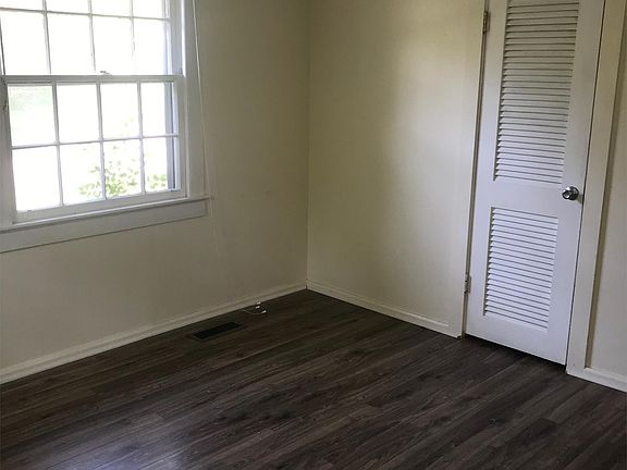 3rd image of 618 Sannoner Ave
