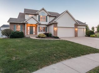 2712 Meadows Pl, Davenport, IA 52807