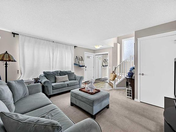 5th image of 437 Tuscany Dr NW