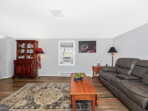 3rd image of 3204 Bidle Rd